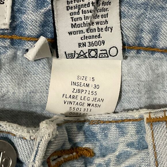 Calvin Klein flare leg vintage light wash jeans size 5 inseam 30 - Picture 3 of 7